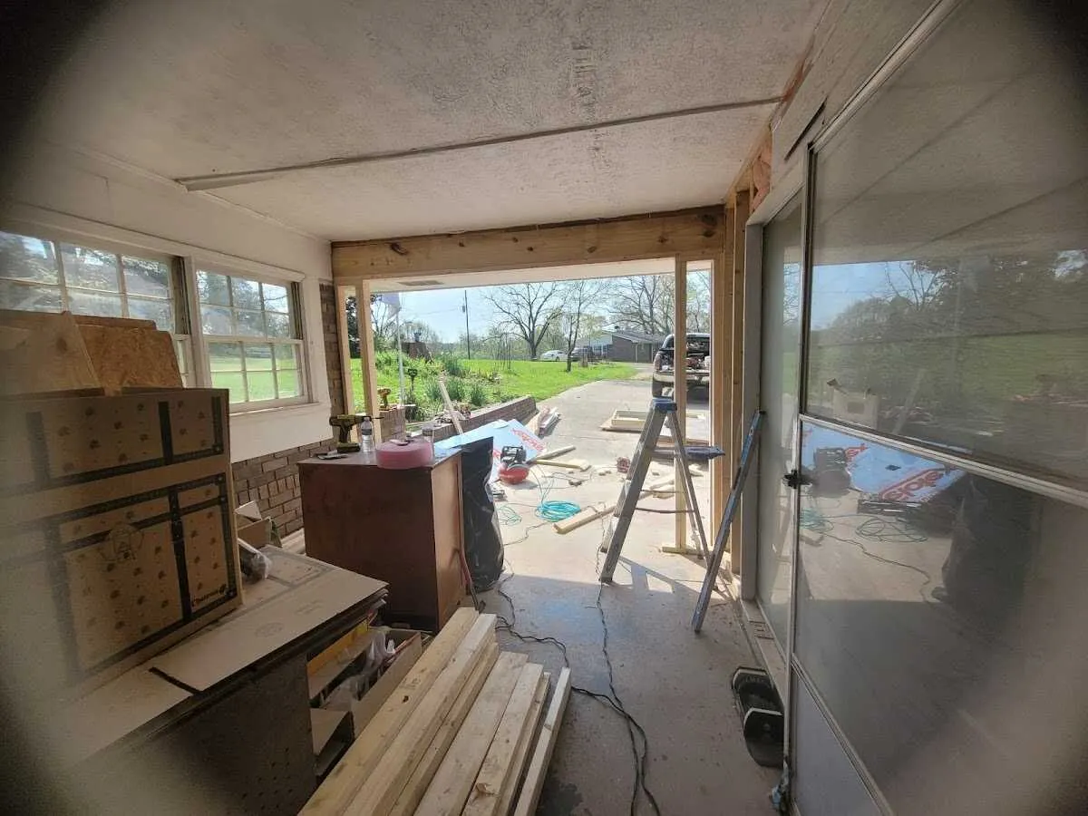 Air movers and dehumidifier for Drying & Dehumidification in Batesville